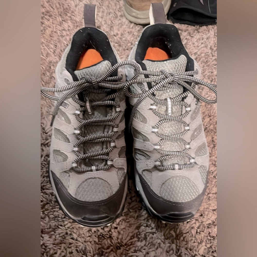 Merrell Vibram Waterproof Hiking Shoes in Grey Size 7